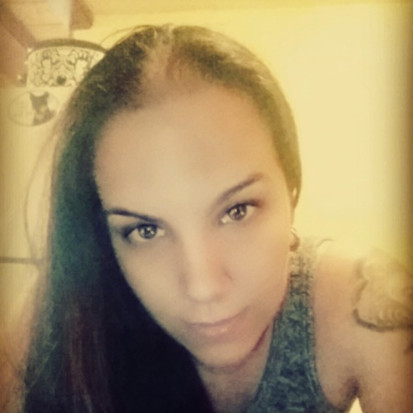 Meet your Posher, Hannah - Picture 1 of 1